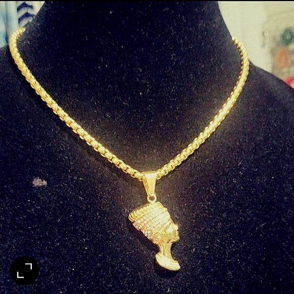 Nefertiti - Picture 1 of 1